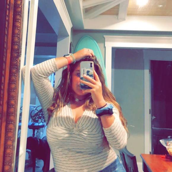 Meet your Posher, Alexis - Picture 1 of 1